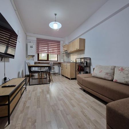 Cozy Apartment - Palas Яш Екстериор снимка