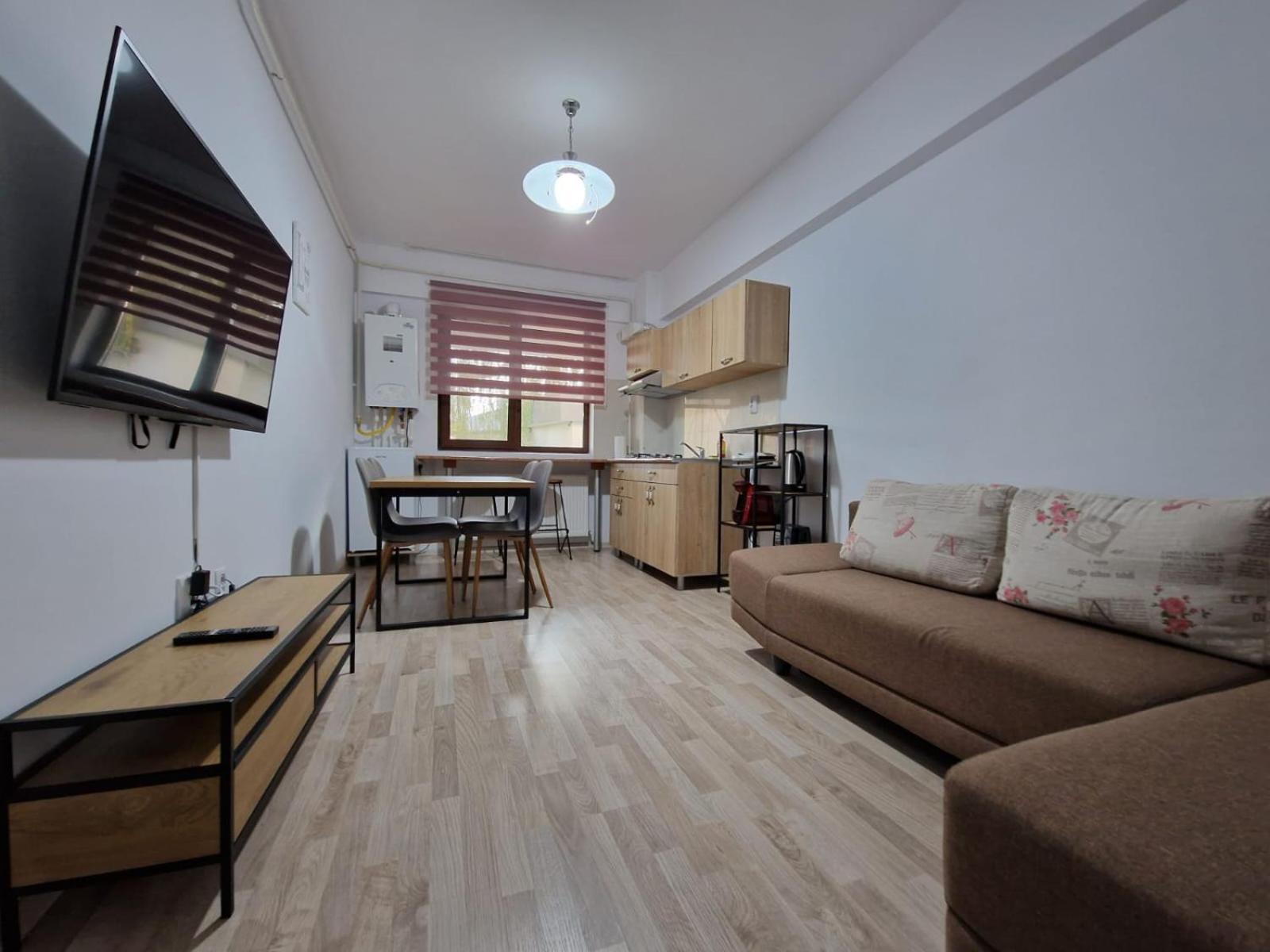 Cozy Apartment - Palas Яш Екстериор снимка